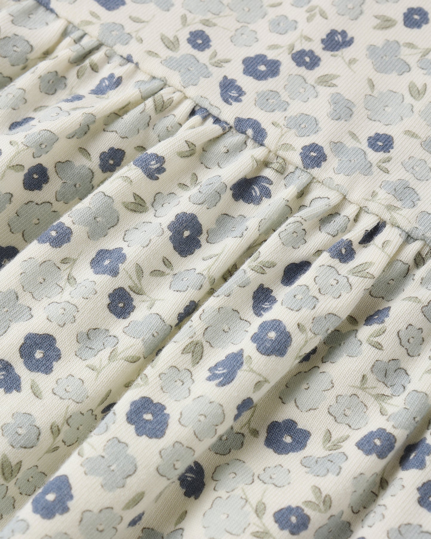 Robe nuisette bleue à petites fleurs