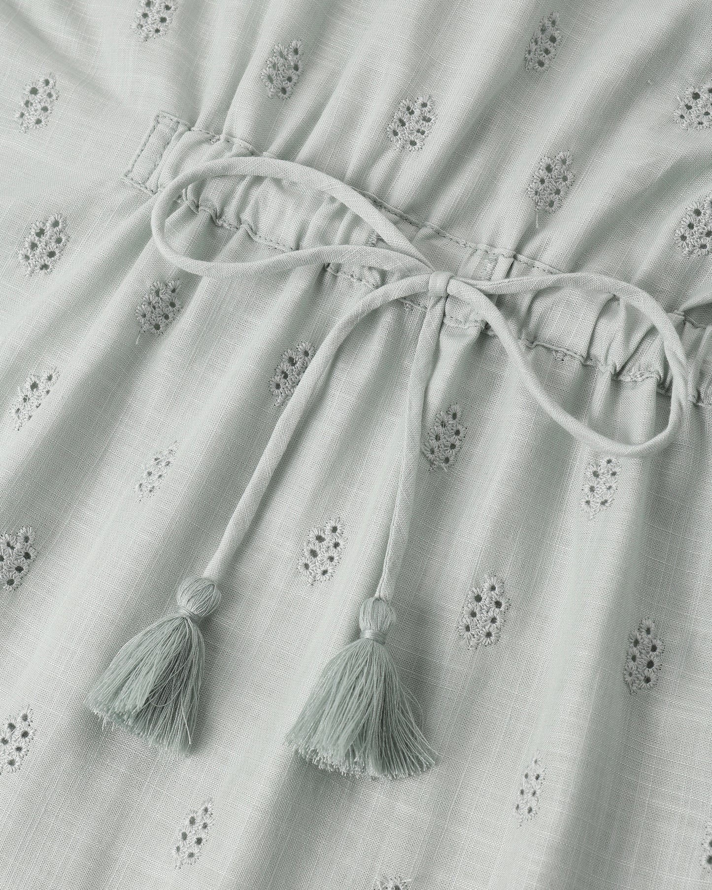 قفطان يغطي رغوه البحر