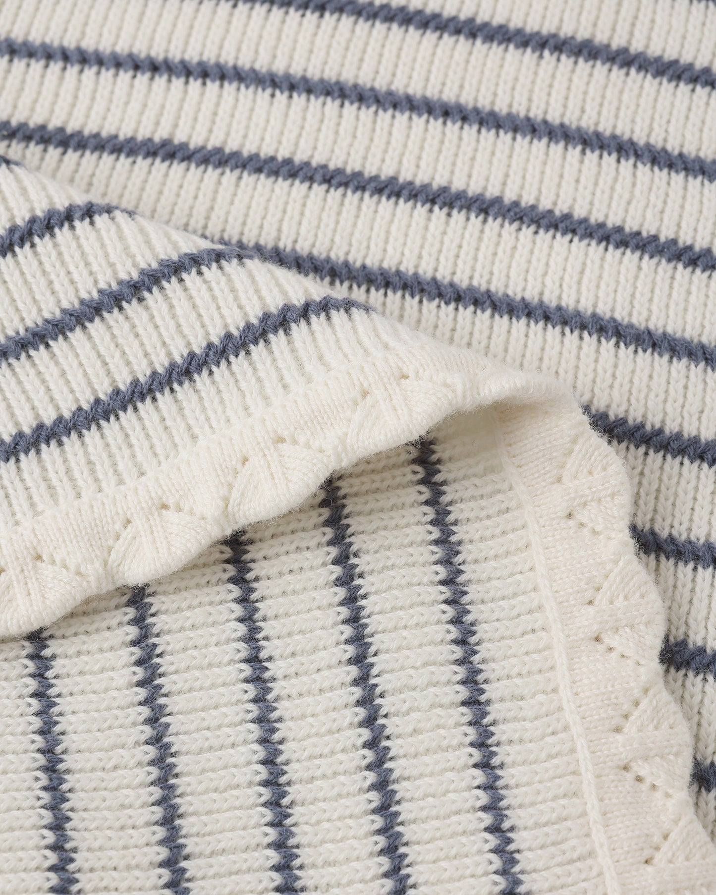 Gilet en tricot pour femme à rayures marines