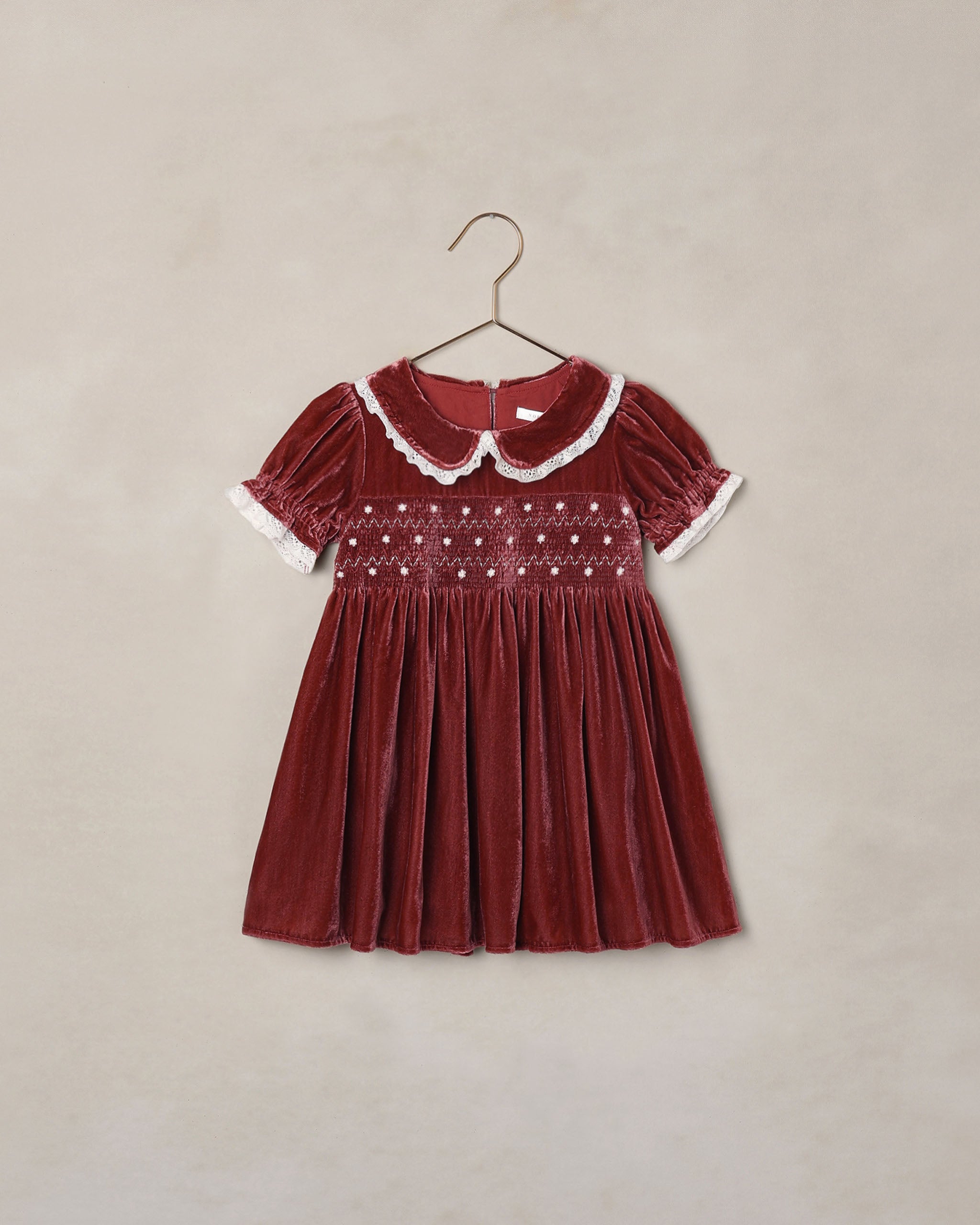 rylee and cru burgundy dress Elizabeth Ruby – Noralee Size:5XLarge and gathering at the 25.04COLL A Guide To A-line