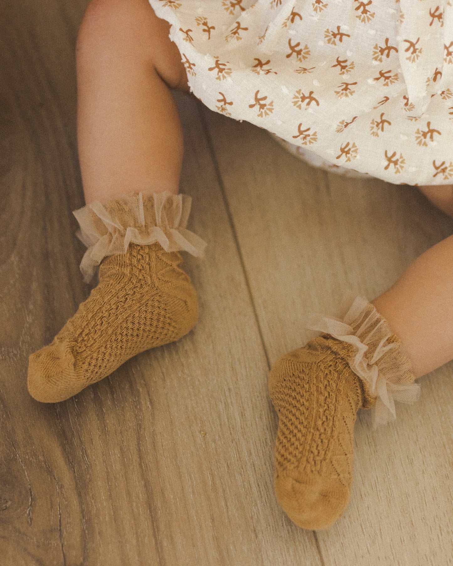 Ruffle Socks || Ivory, Golden