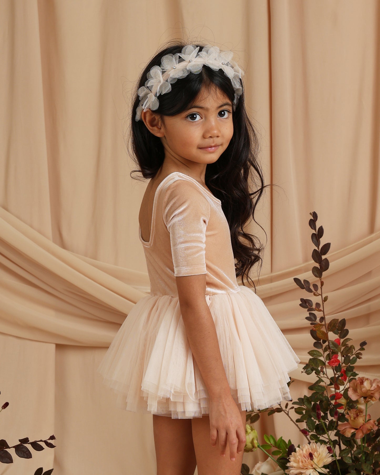 Thea Tutu || Antique