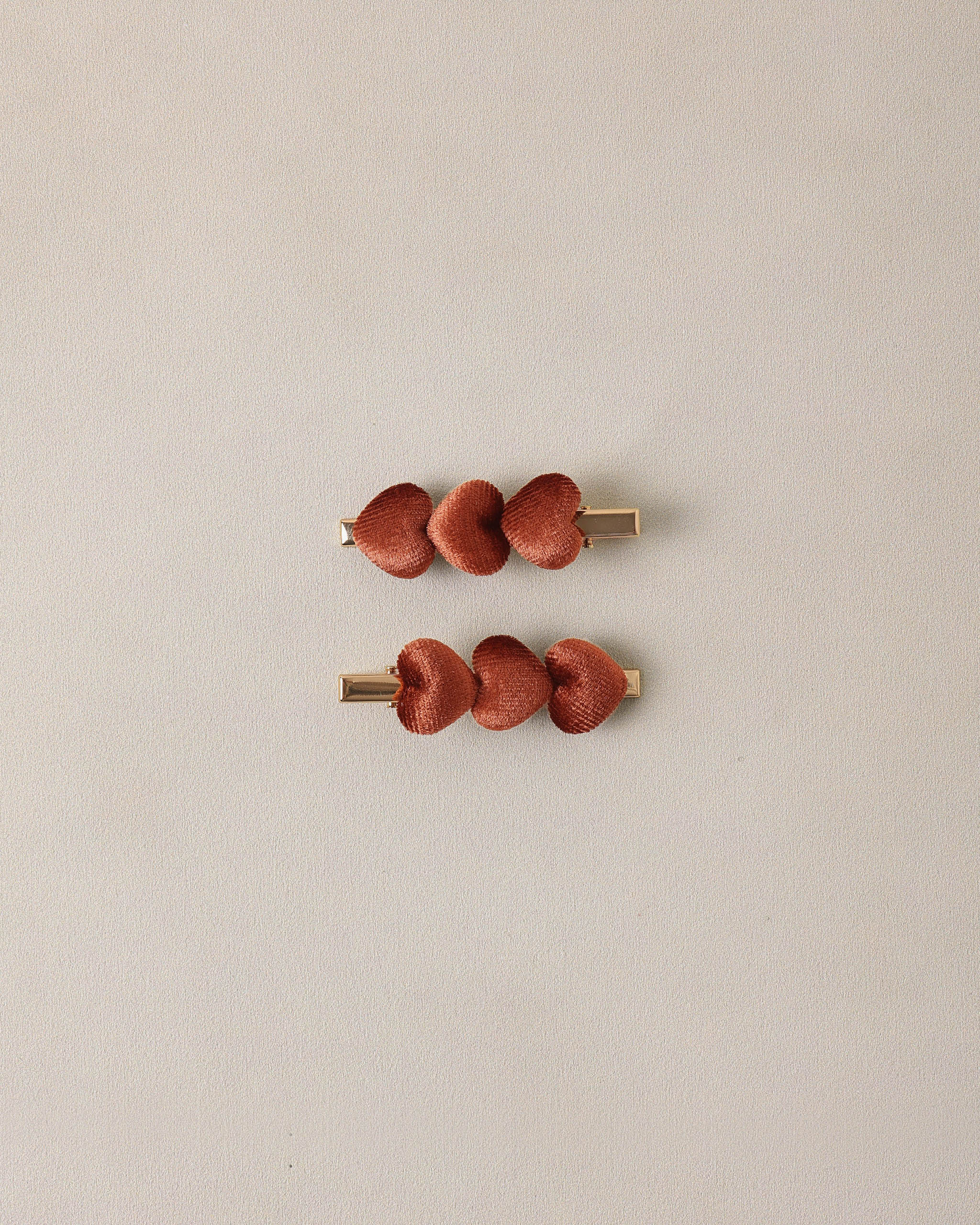 天鹅绒心形夹|红色的