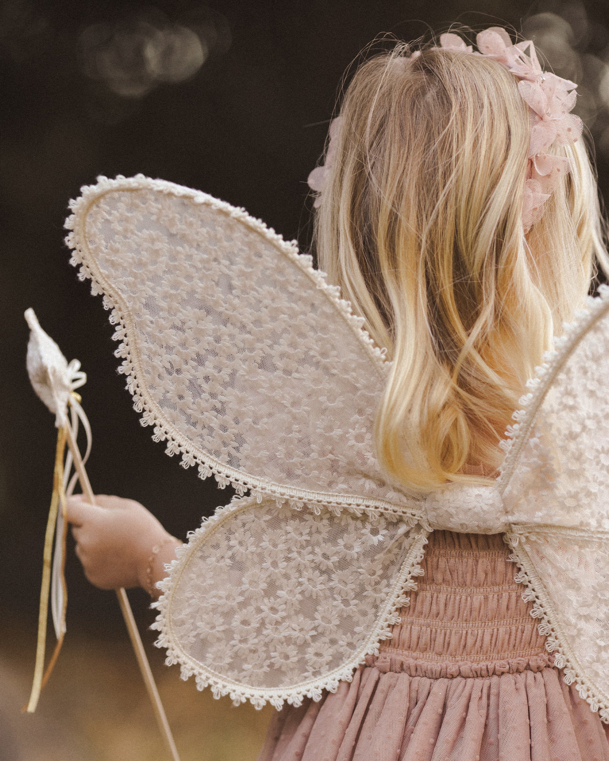 Wings || Daisy Embroidery