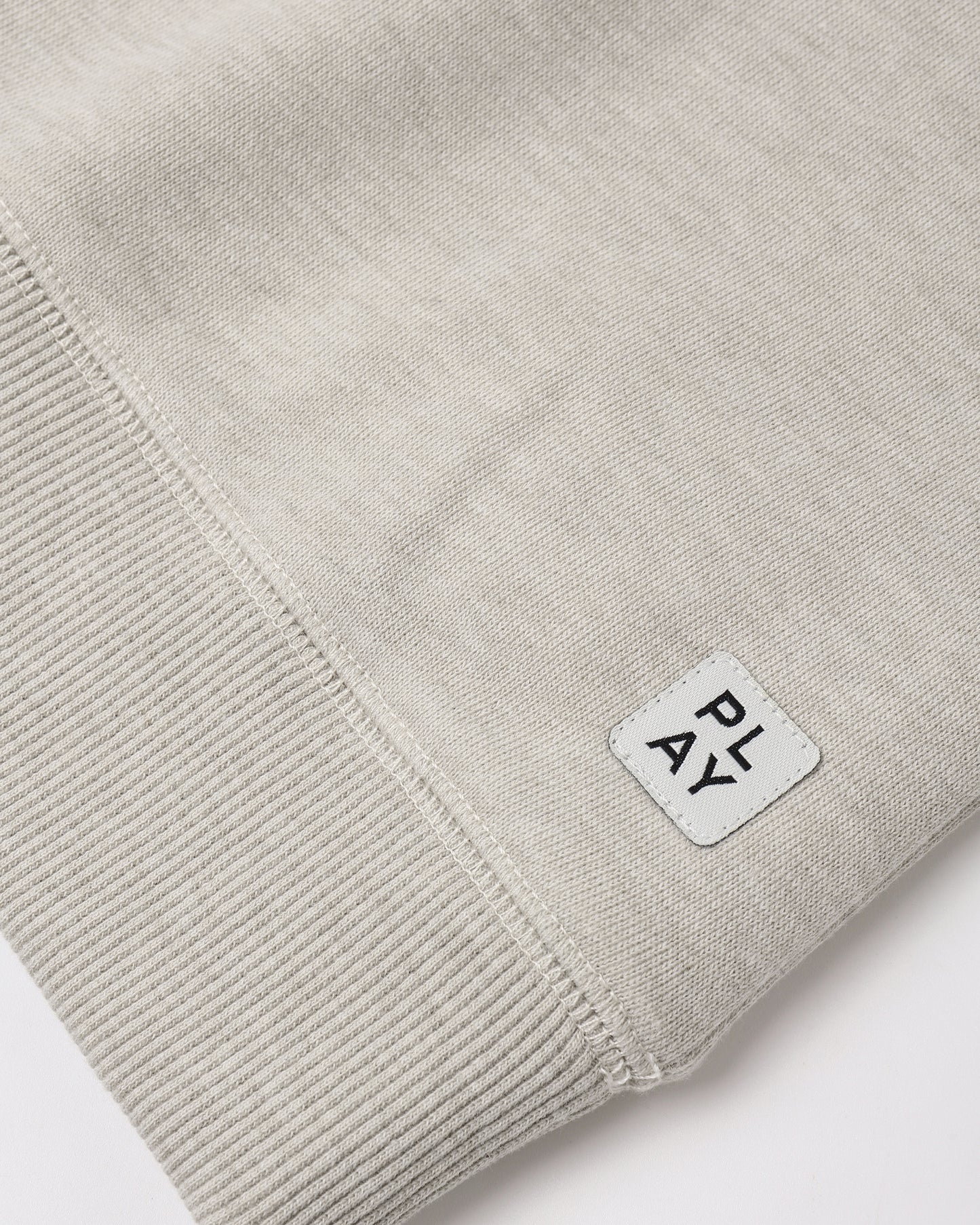 سويت شيرت بأكمام قصيرة من دقيق الشوفان المرقط