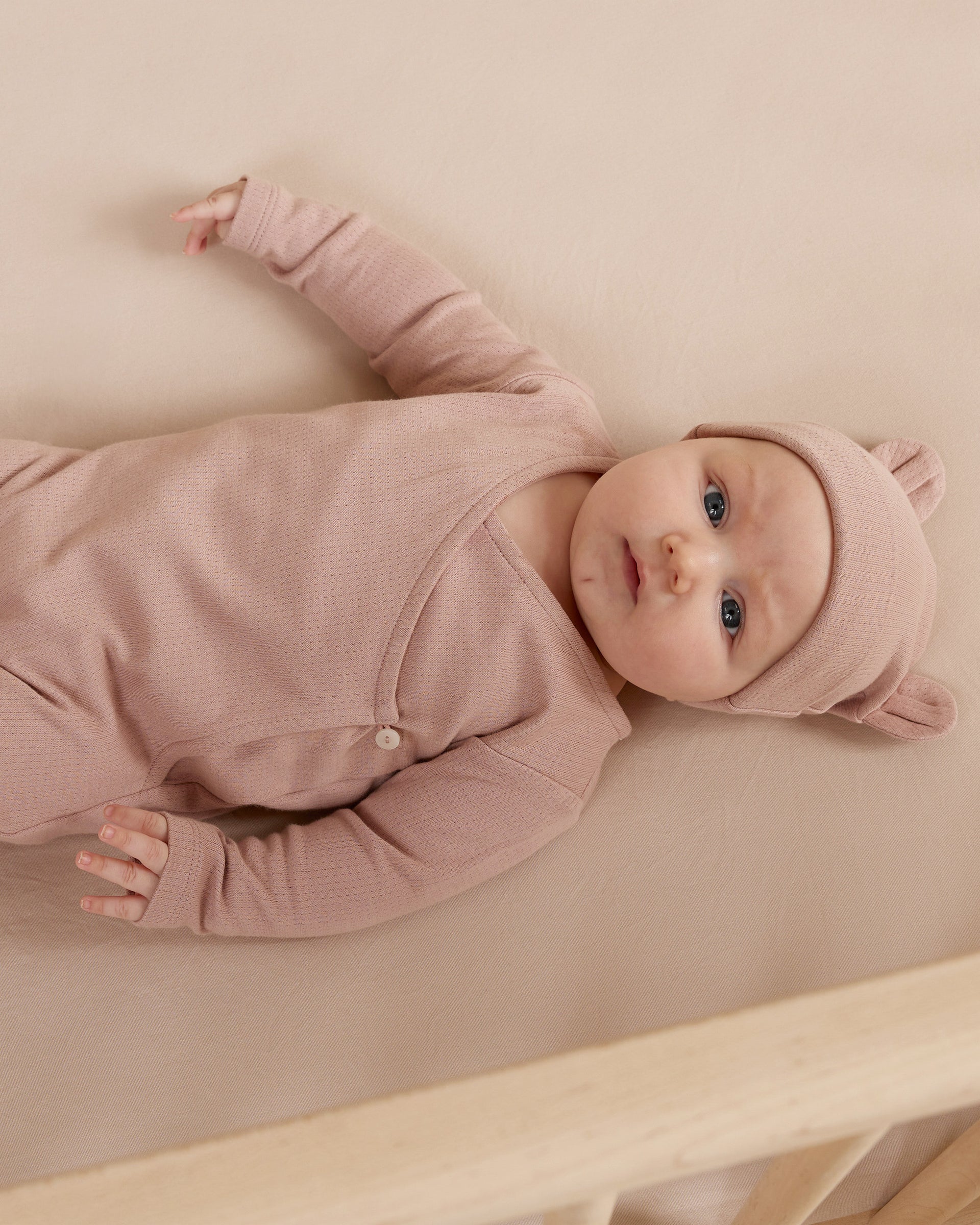Quincy Mae Knotted Baby Gown + Hat Set || Ocean Stripe