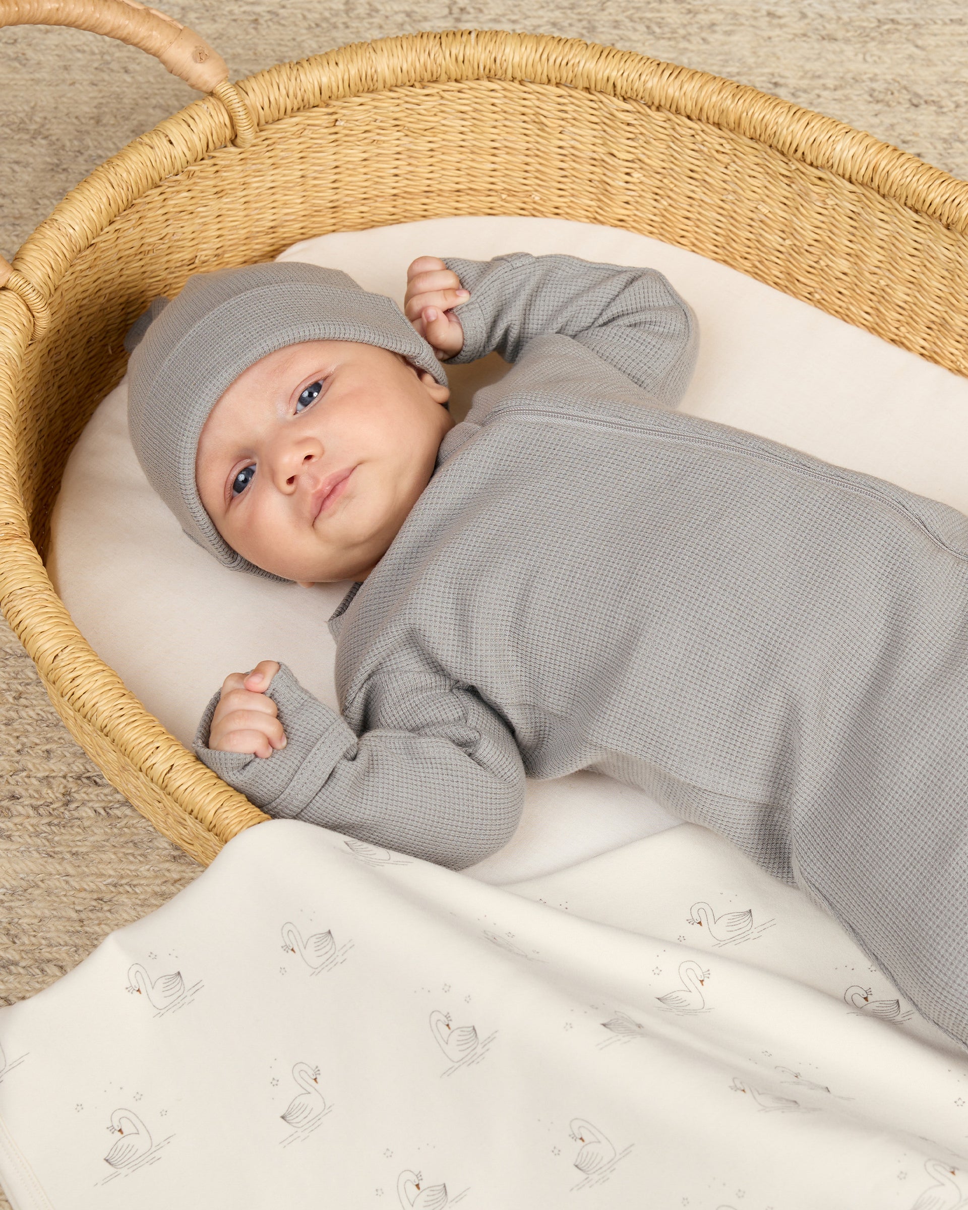 Quincy Mae Bamboo Swaddle + Knotted Hat II Swans main image 0