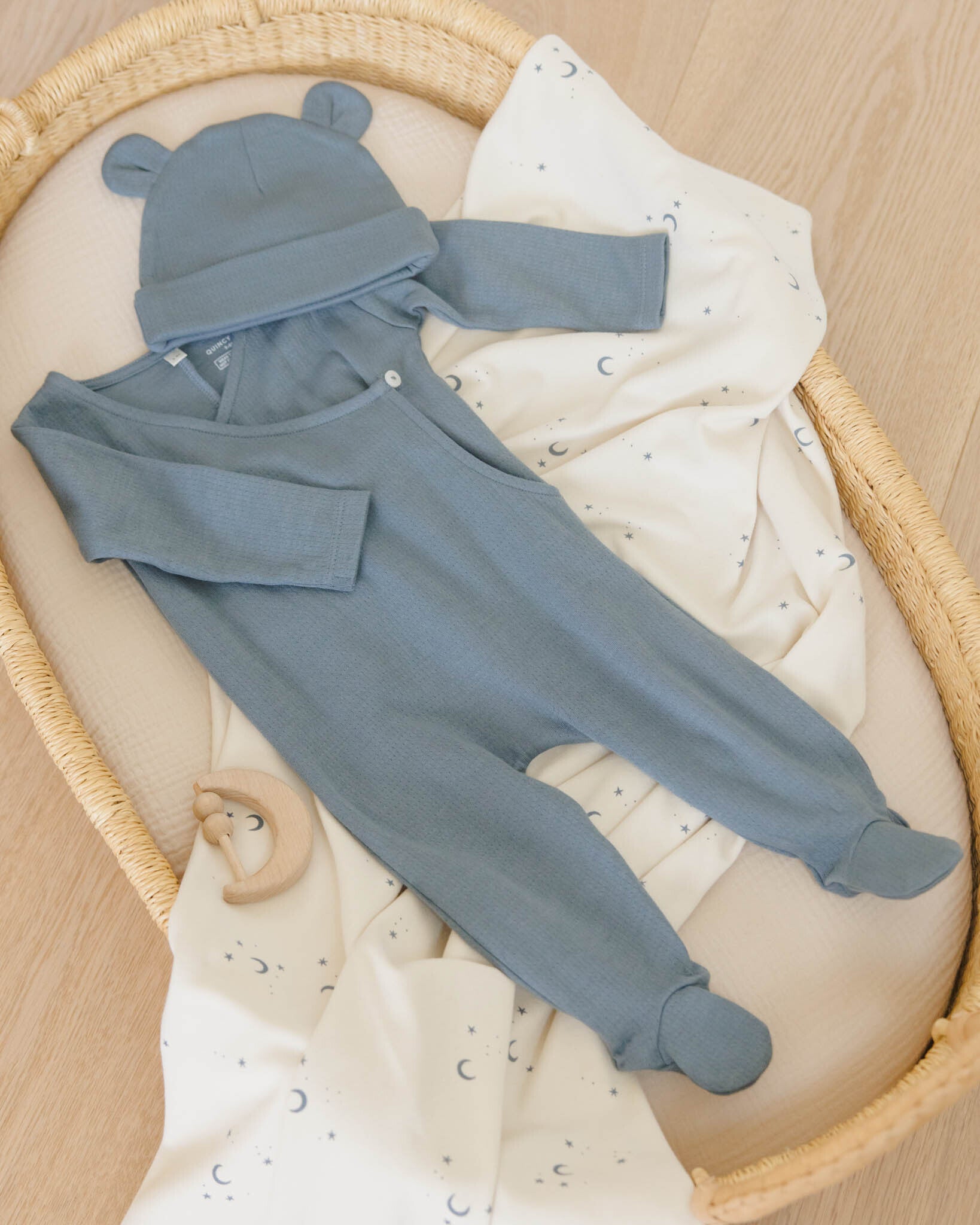 Swaddle || Moons – Quincy Mae