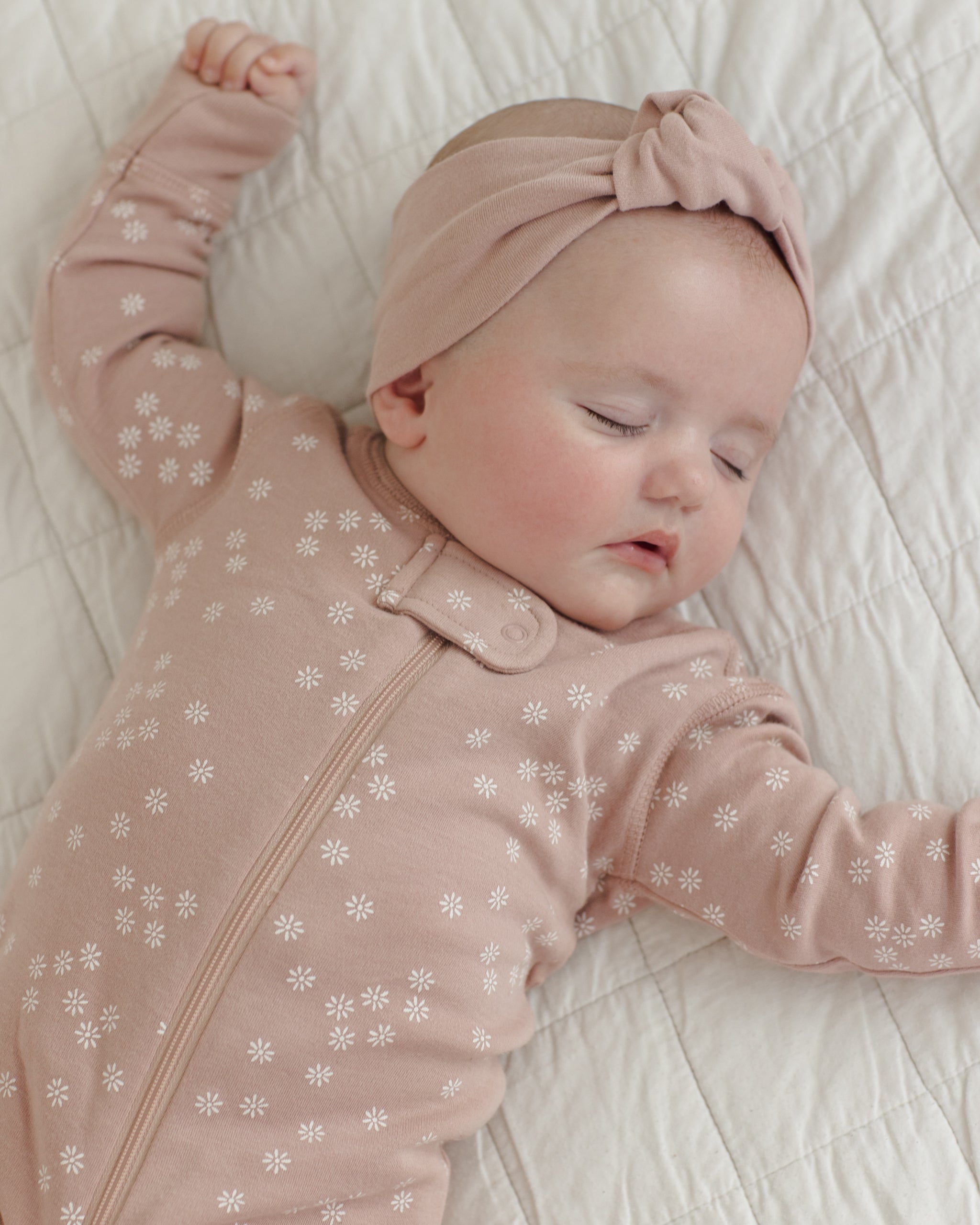 Zip Longsleeve Sleeper Mauve Daisy – Quincy Mae