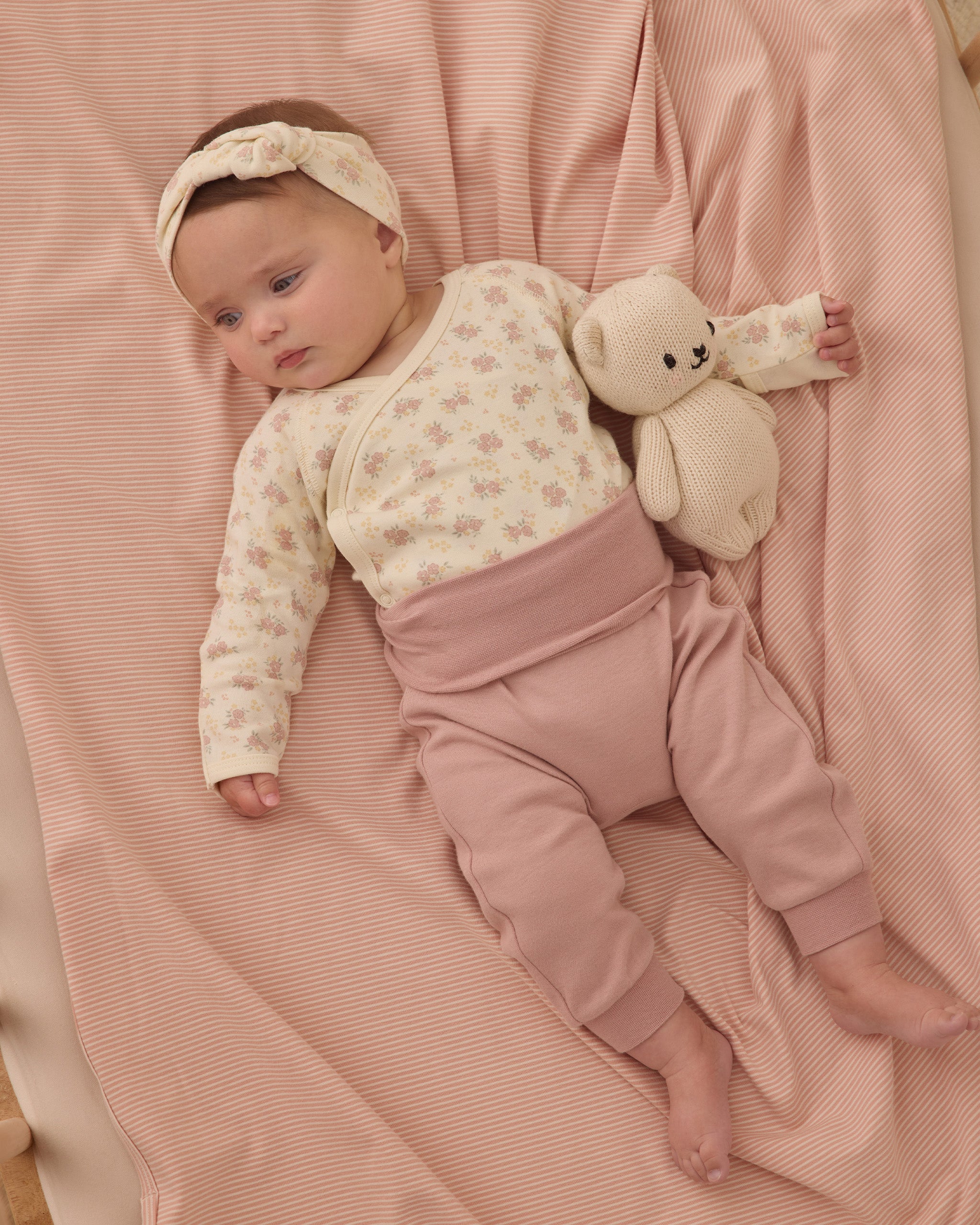 Side Snap Bodysuit Flower Field – Quincy Mae
