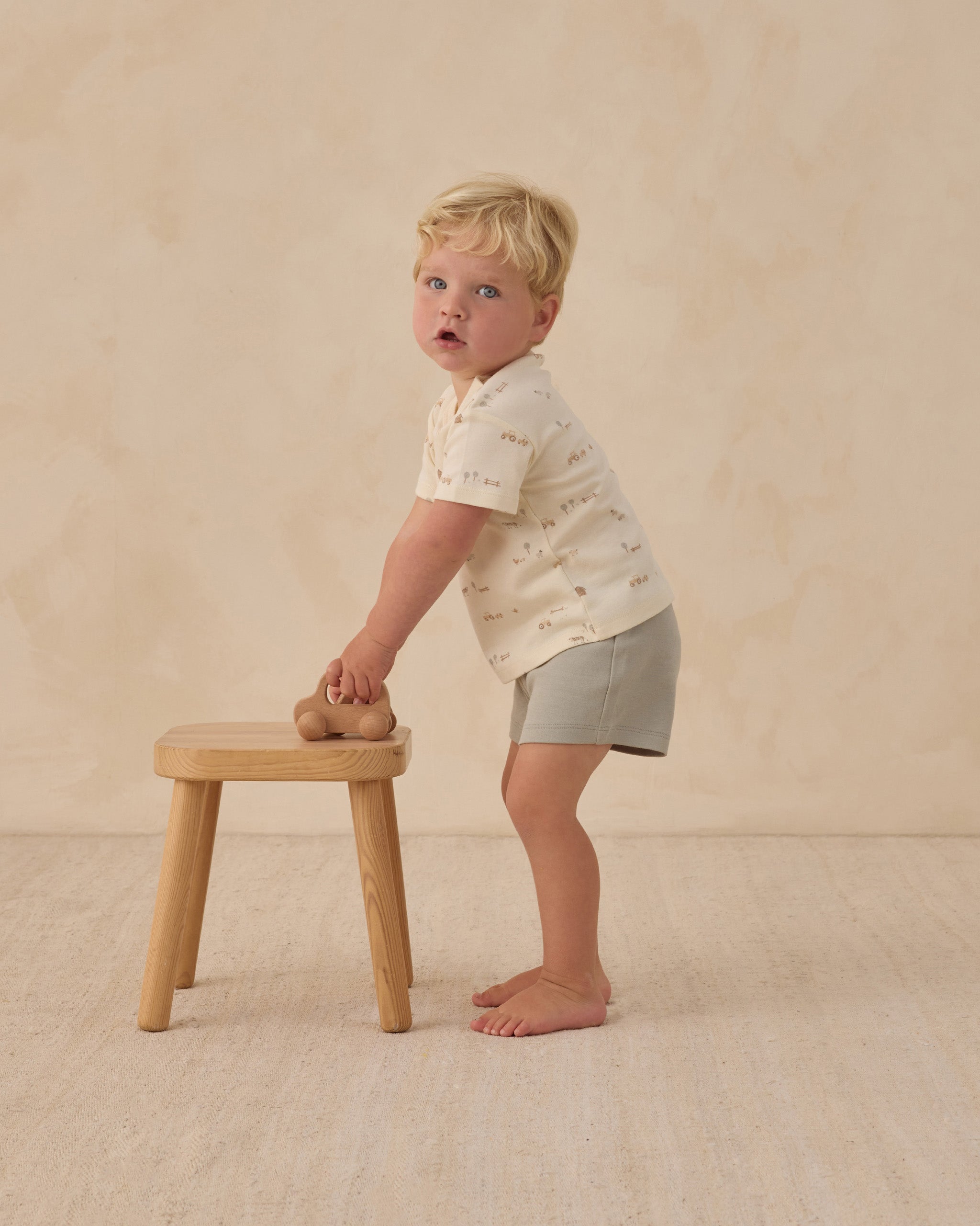 Boxy Tee Farm – Quincy Mae