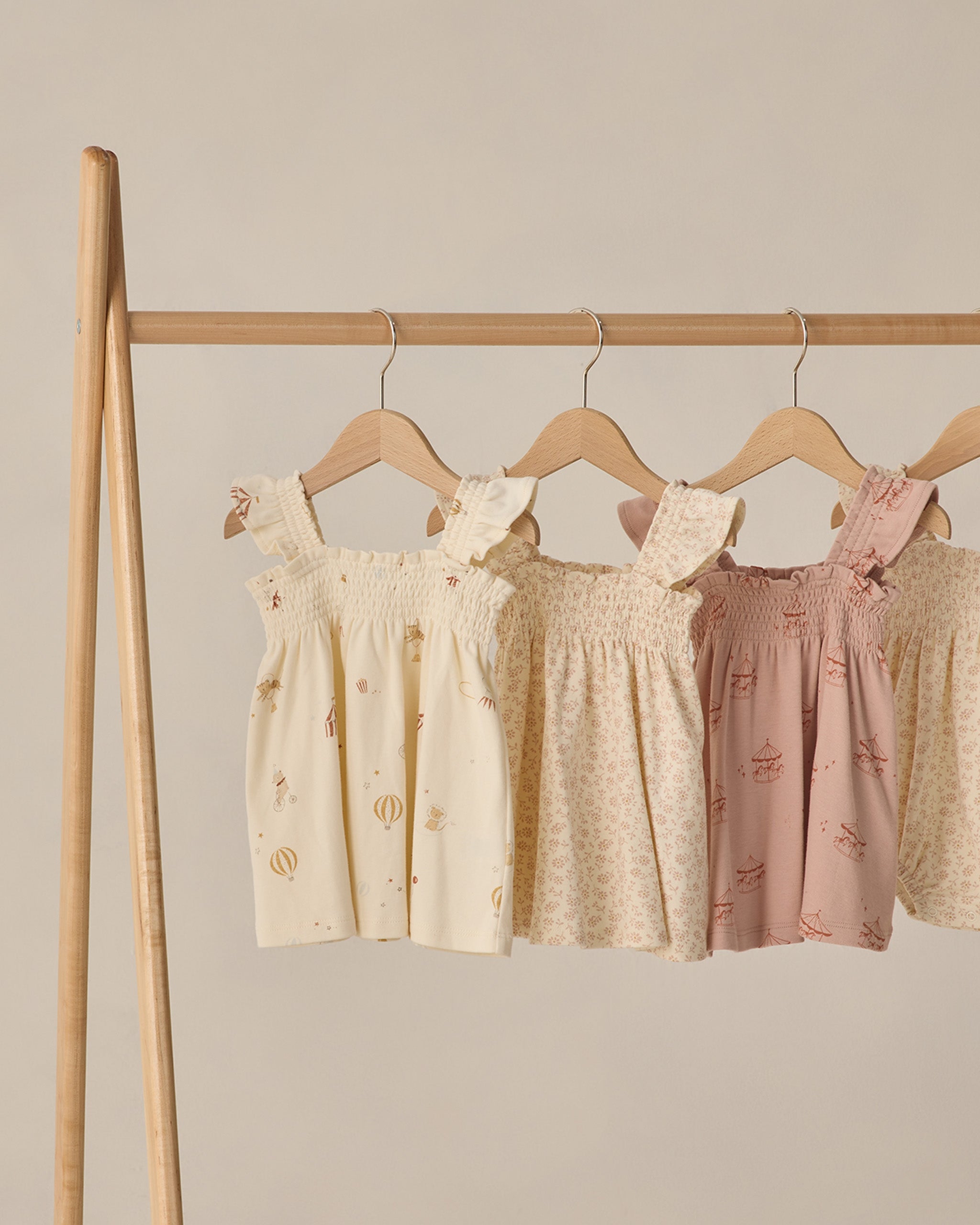 Smocked Jersey Dress Ditsy – Quincy Mae