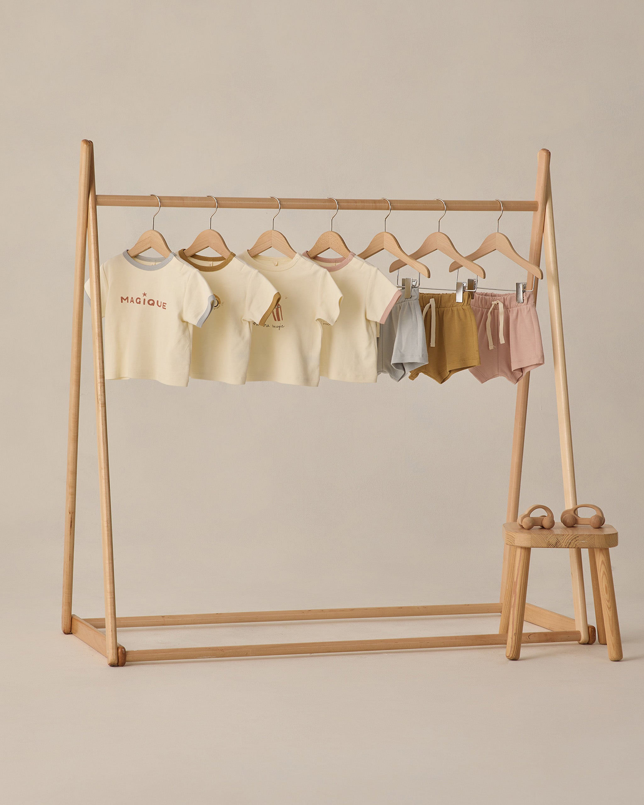 Ringer Tee Cherry – Quincy Mae