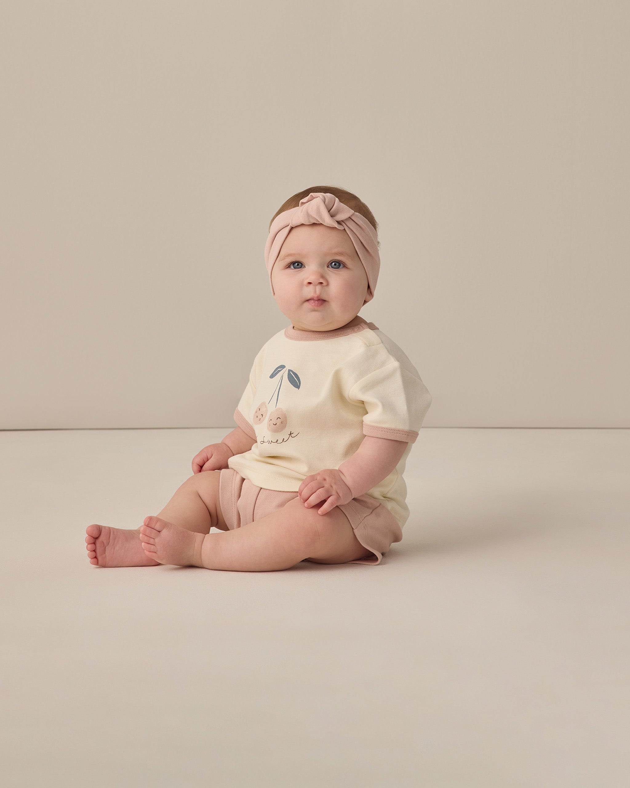 Ringer Tee Cherry – Quincy Mae