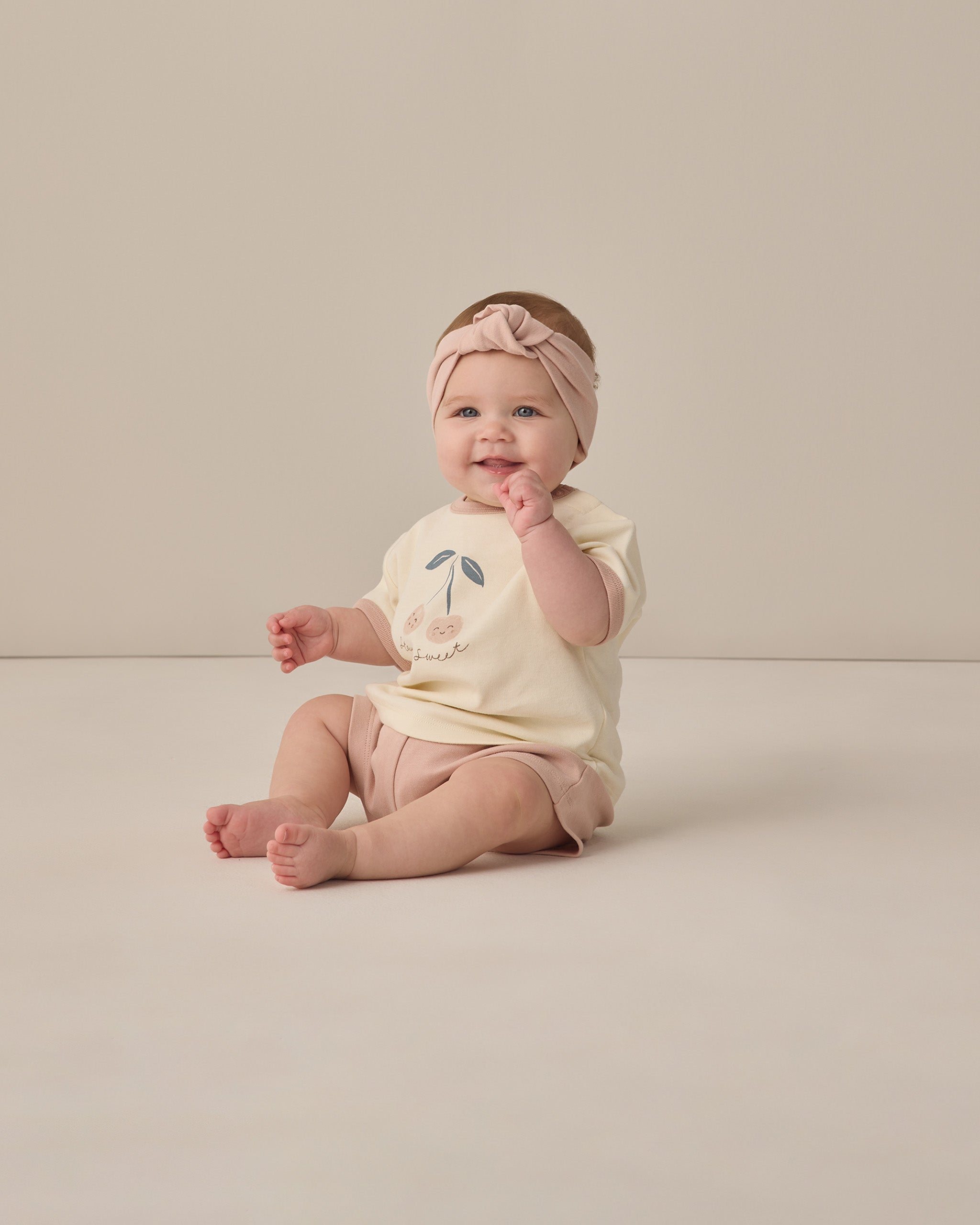 Ringer Tee Cherry – Quincy Mae