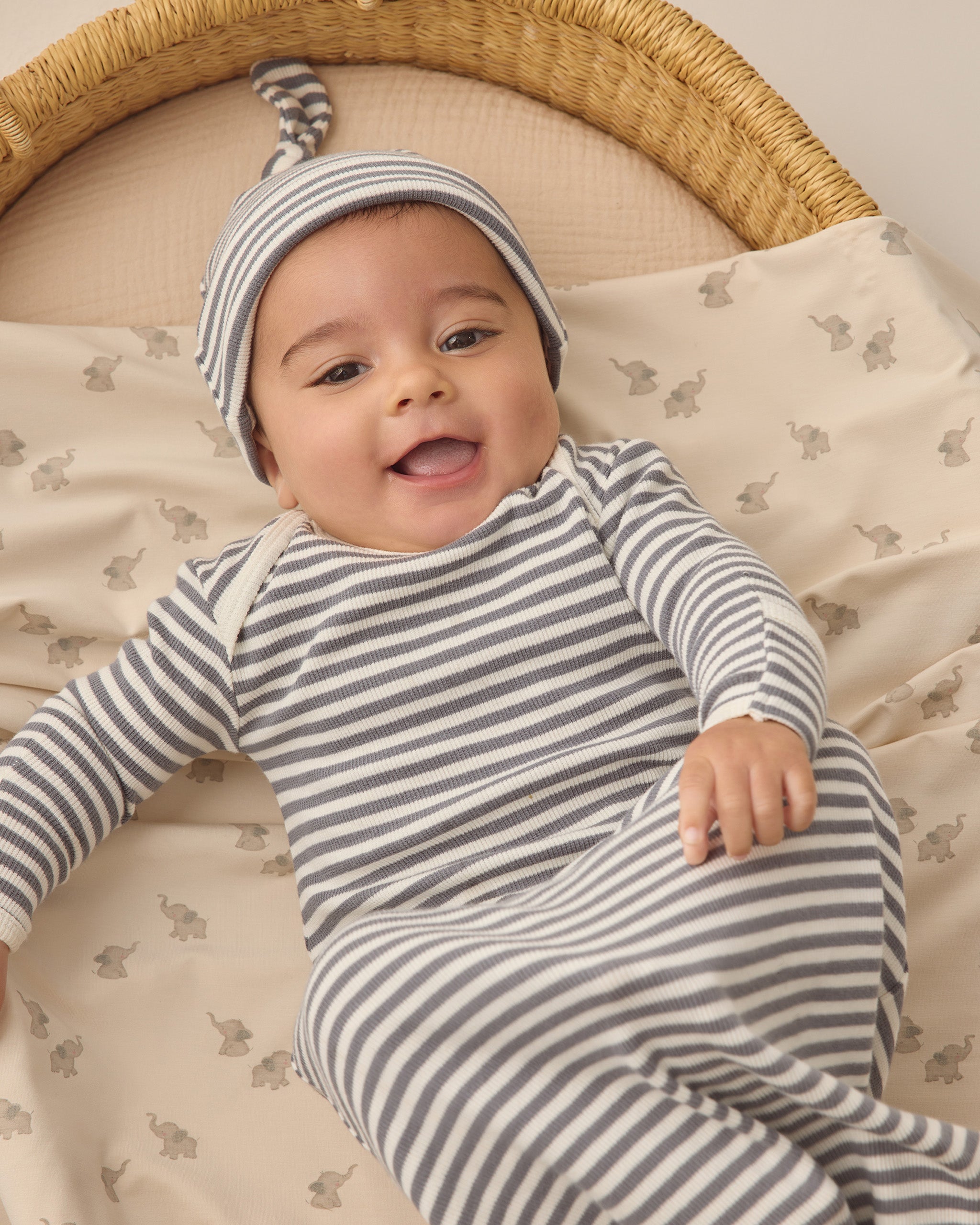 ワンピース ANDMARY Noah baby ribbon dress Knotted Baby Gown + Hat Set Ocean Stripe – Quincy Mae