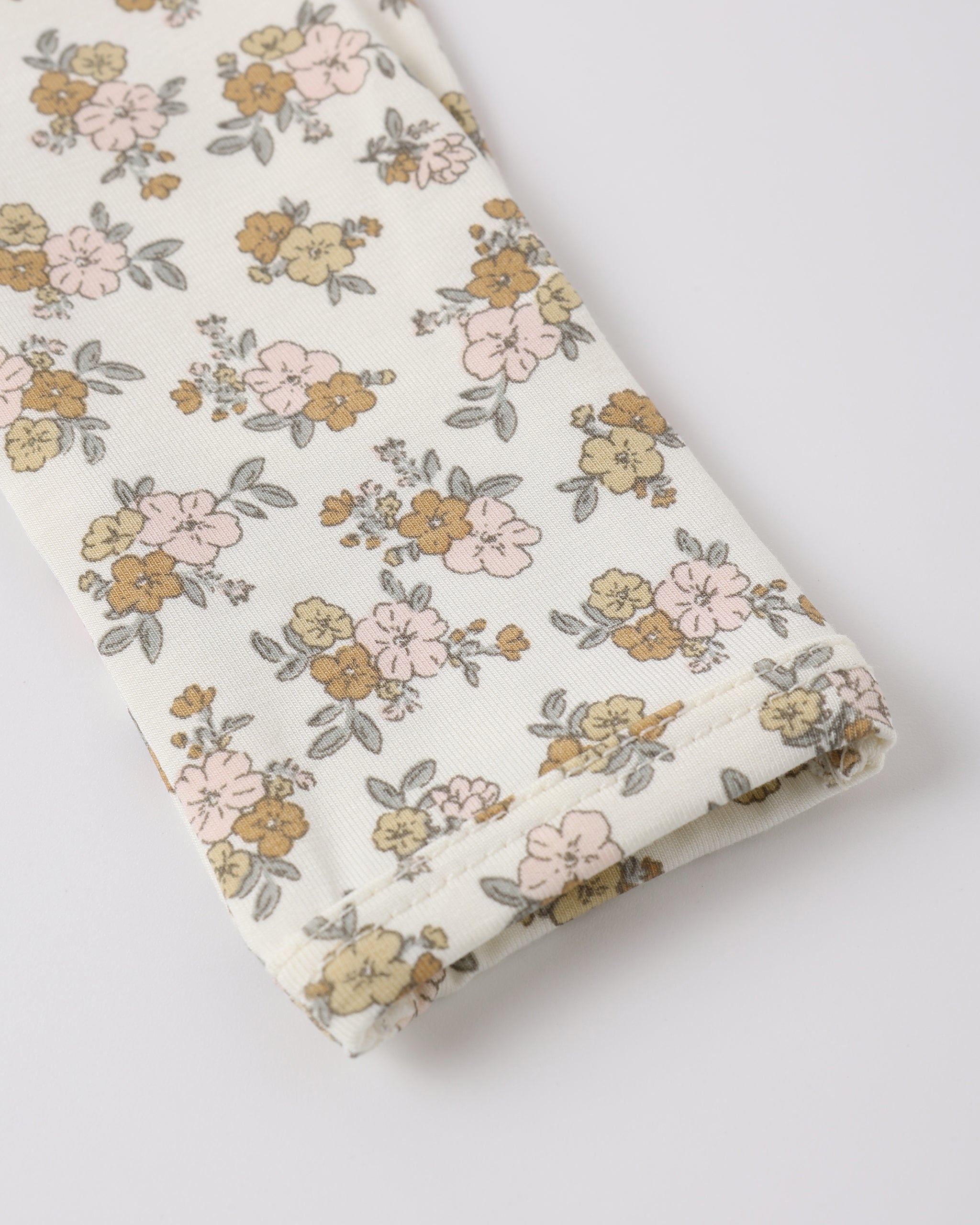 Bamboo Zip Footie Wildflower – Quincy Mae