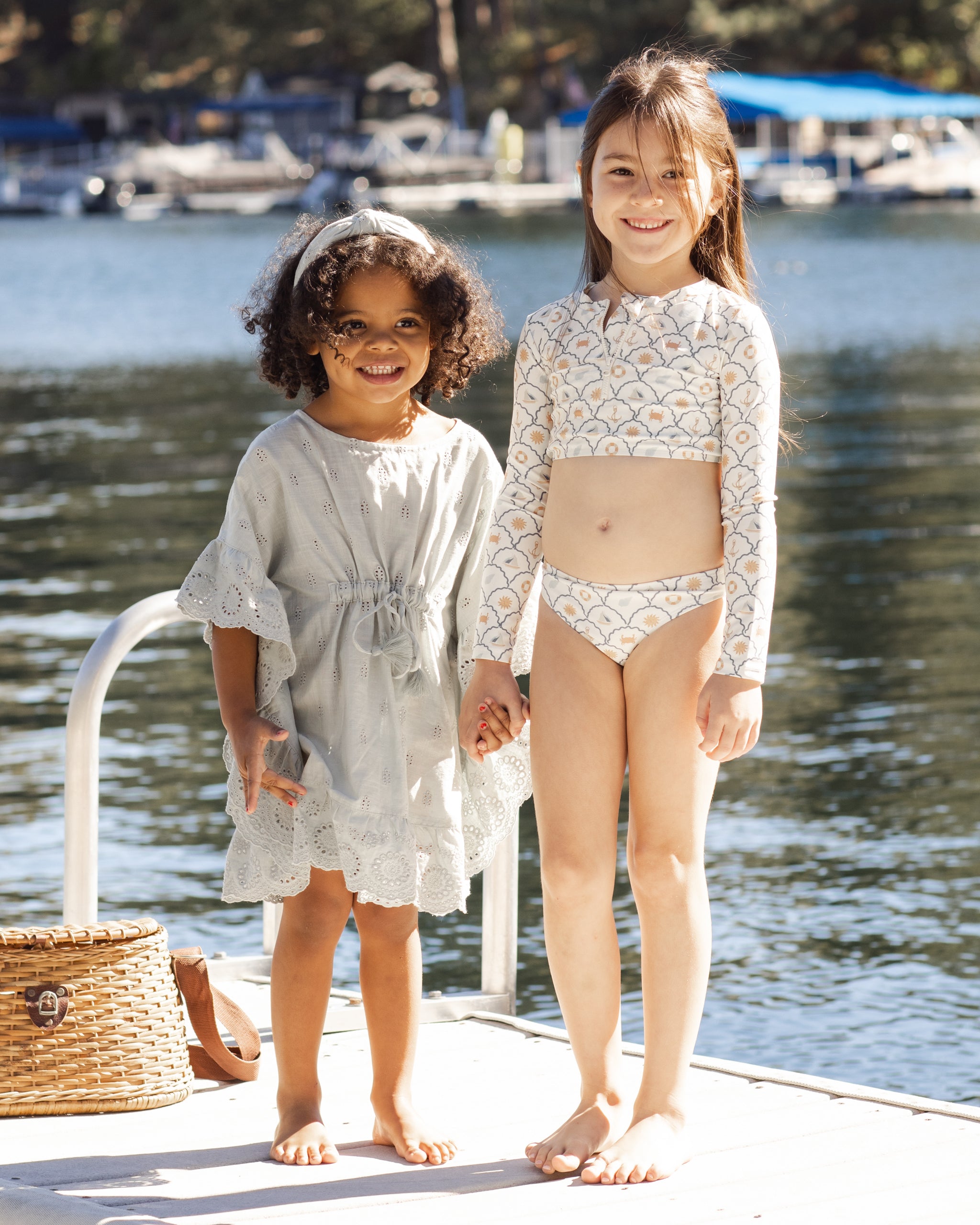 قفطان يغطي رغوه البحر