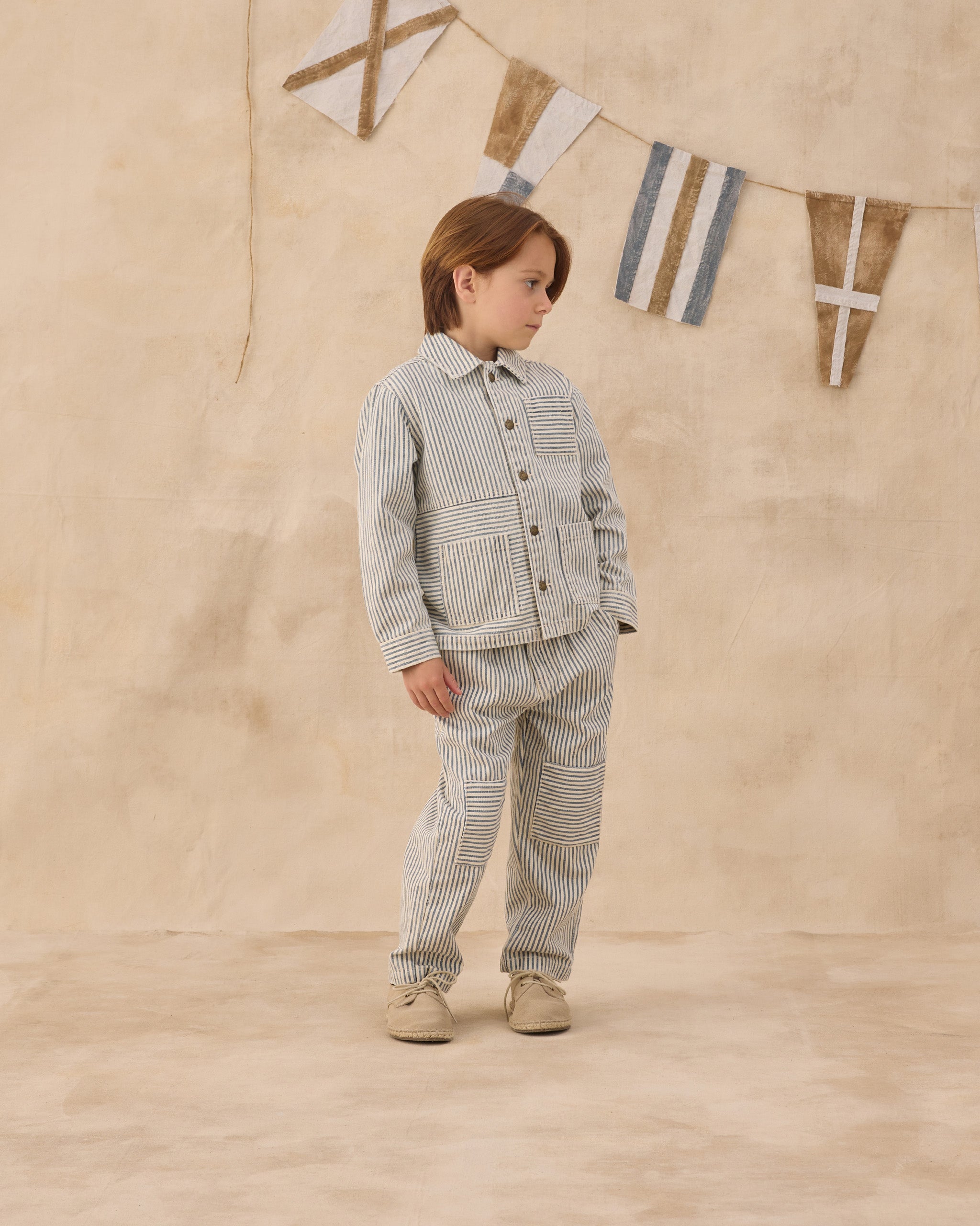 Jeansjacke mit Eisenbahnstreifen