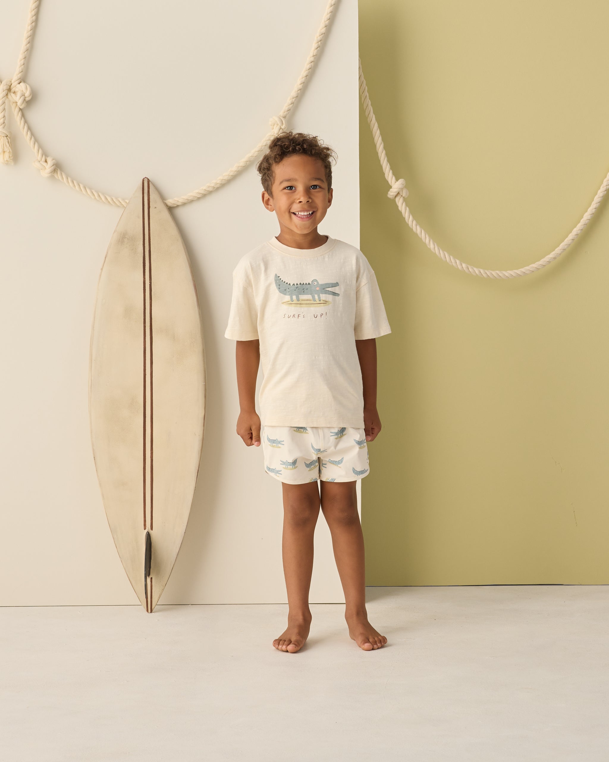 Relaxed Tee Alligator – Rylee + Cru