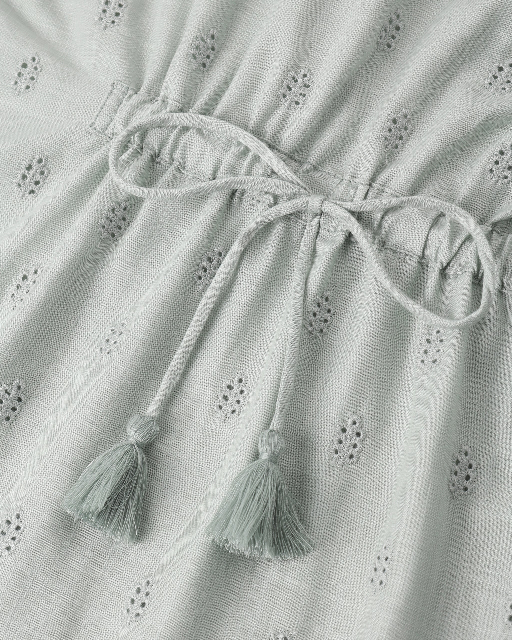 قفطان يغطي رغوه البحر