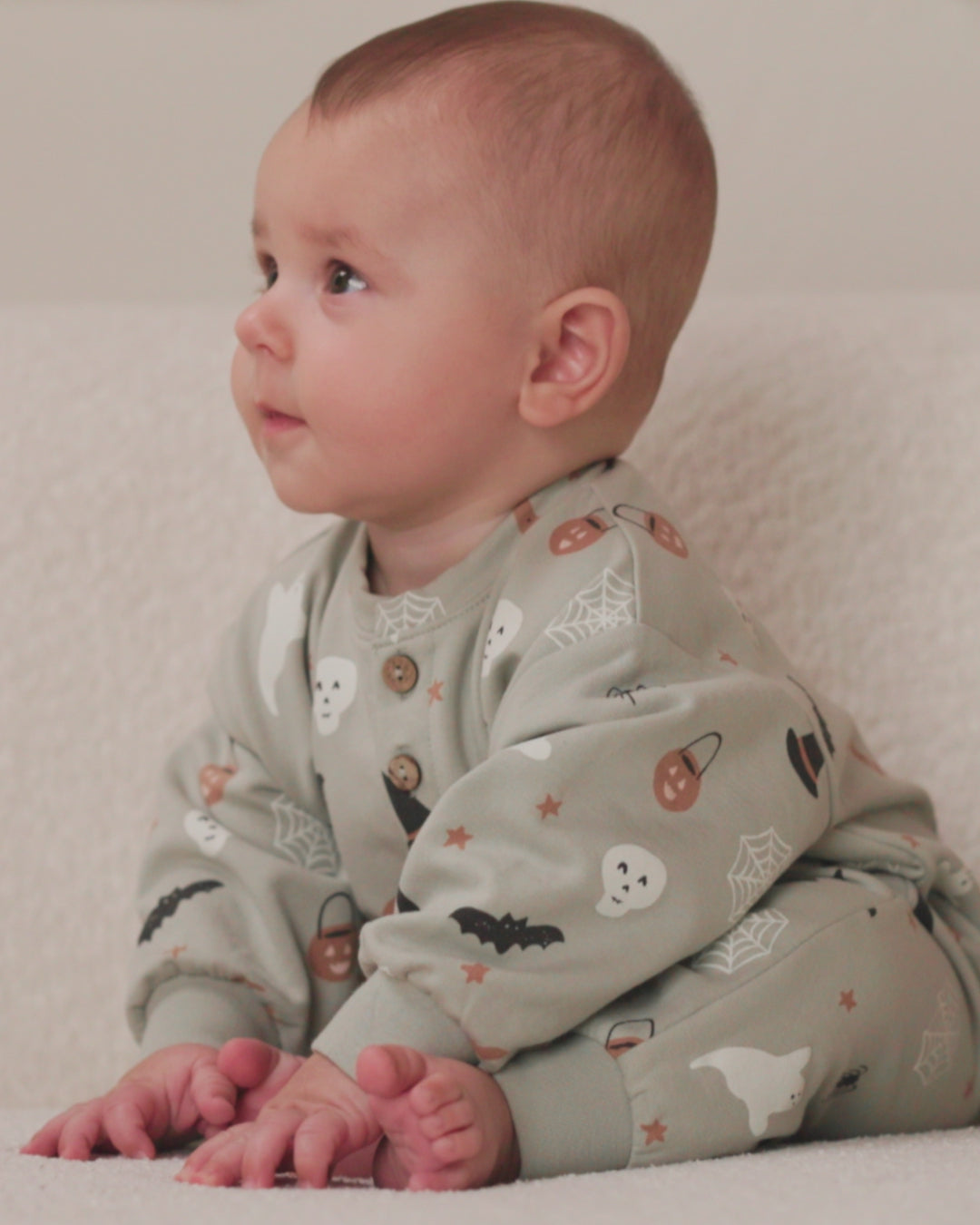 Entspannter Fleece-Overall für Halloween-Sachen